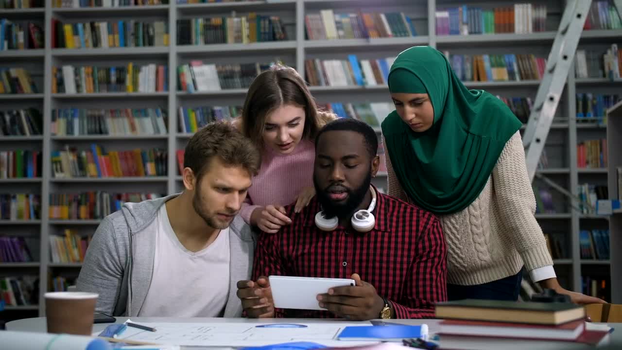 Free Video Stock Students Checking Their Results Live Wallpaper