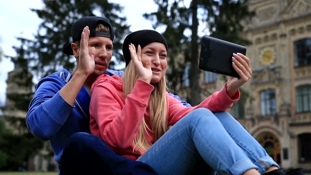 Free Video Stock Students Talking On A Video Call Live Wallpaper