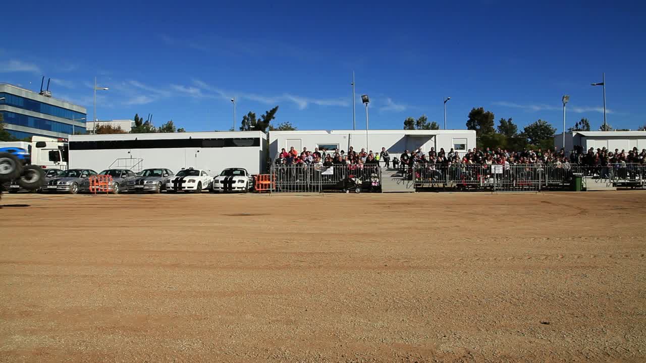 Free Video Stock Stunt Driver In A Tractor Live Wallpaper