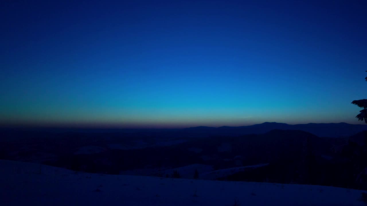 Free Video Stock Sun Shine At Dawn In A Winter Forest Live Wallpaper