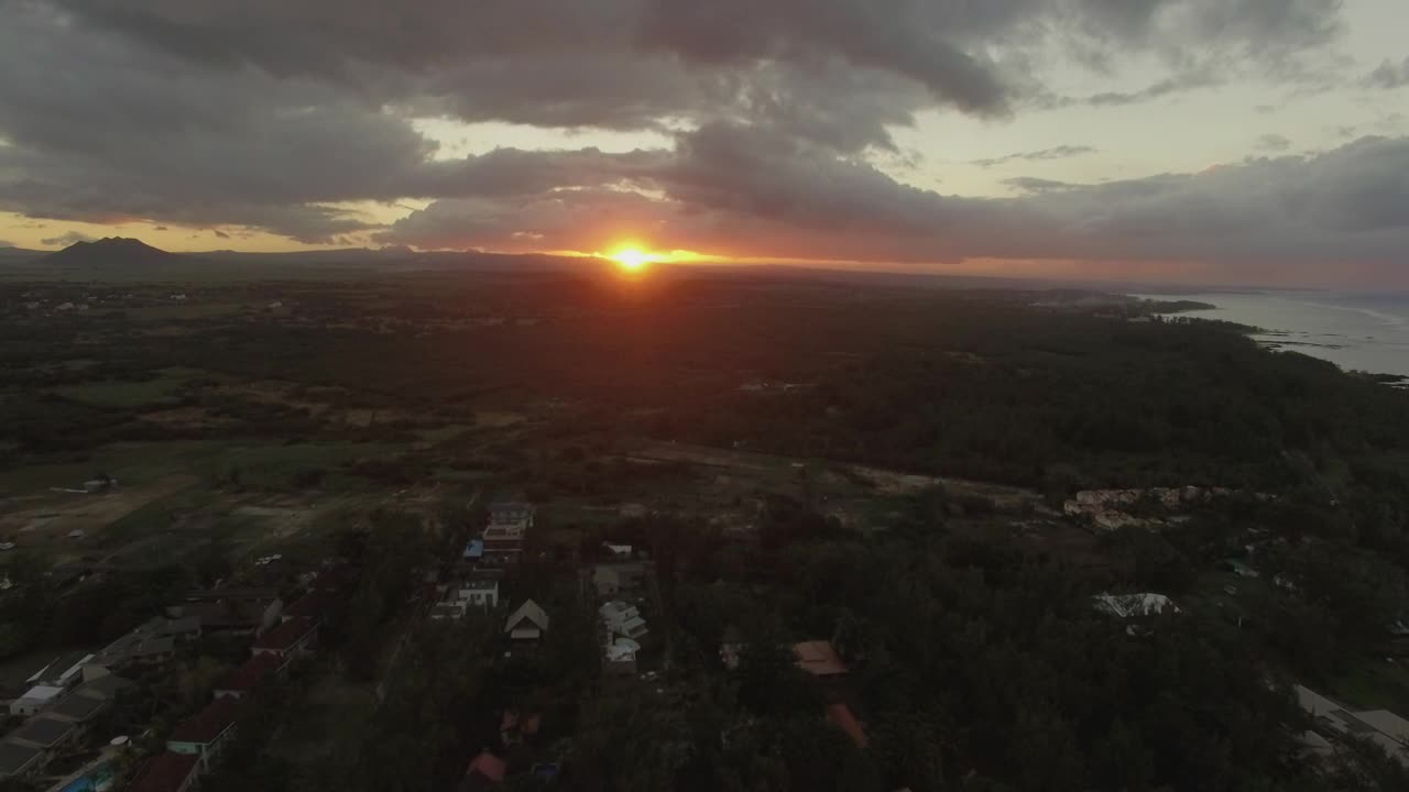 Free Video Stock Sunlight Falling Behind A Mountain Live Wallpaper