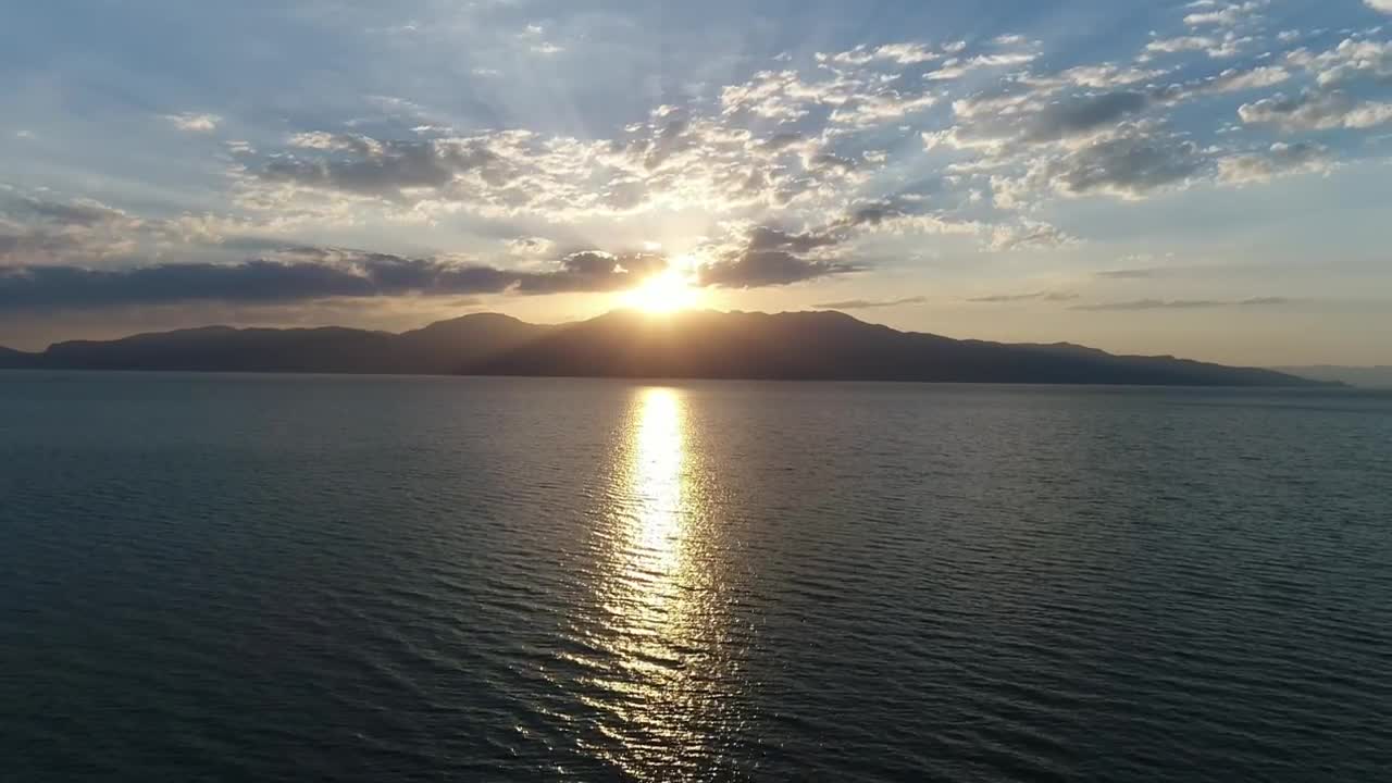 Free Video Stock Sunlight Reflecting Across The Sea Live Wallpaper