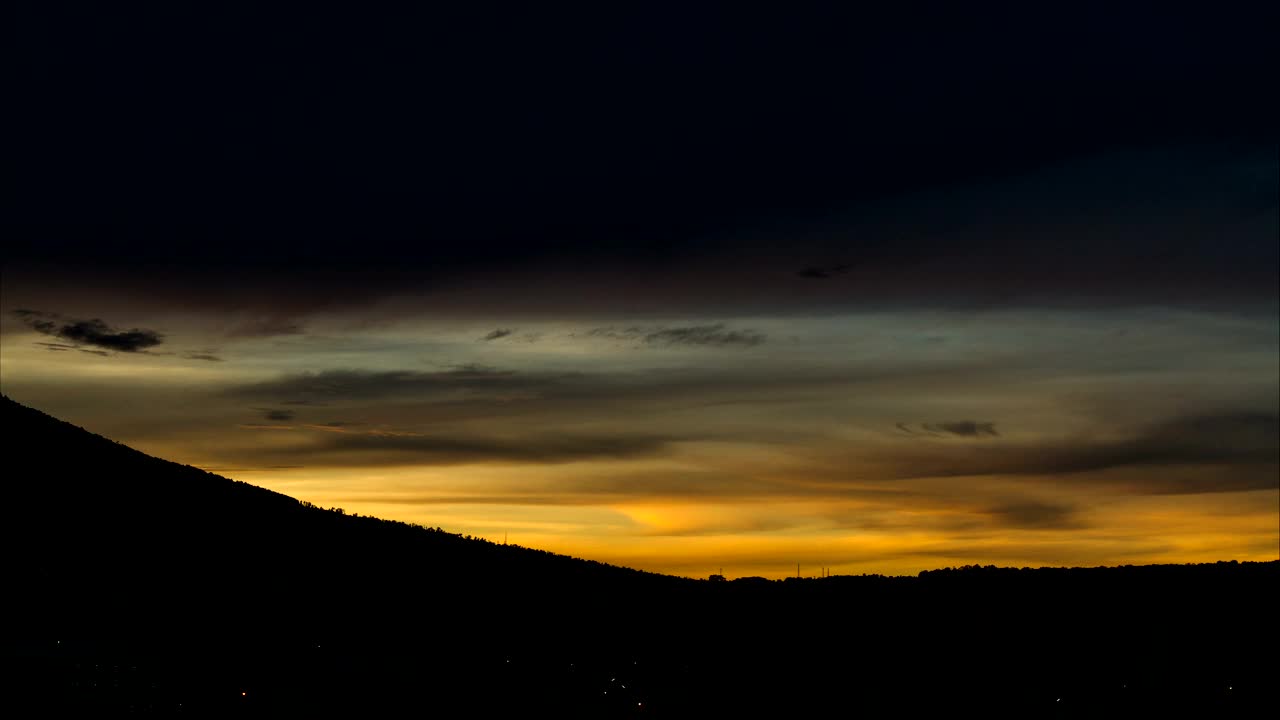 Free Video Stock Sunrise Hidden By The Horizon Live Wallpaper