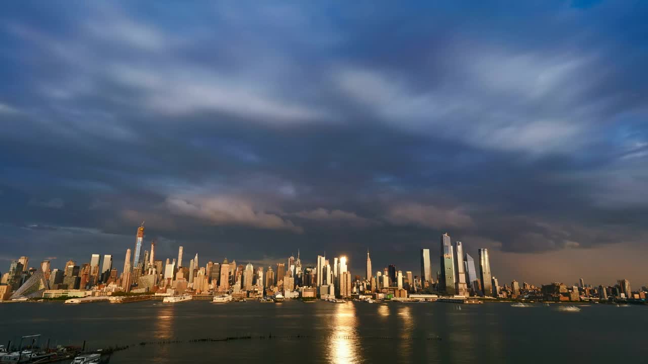 Free Video Stock sunset and rain clouds over the city Live Wallpaper