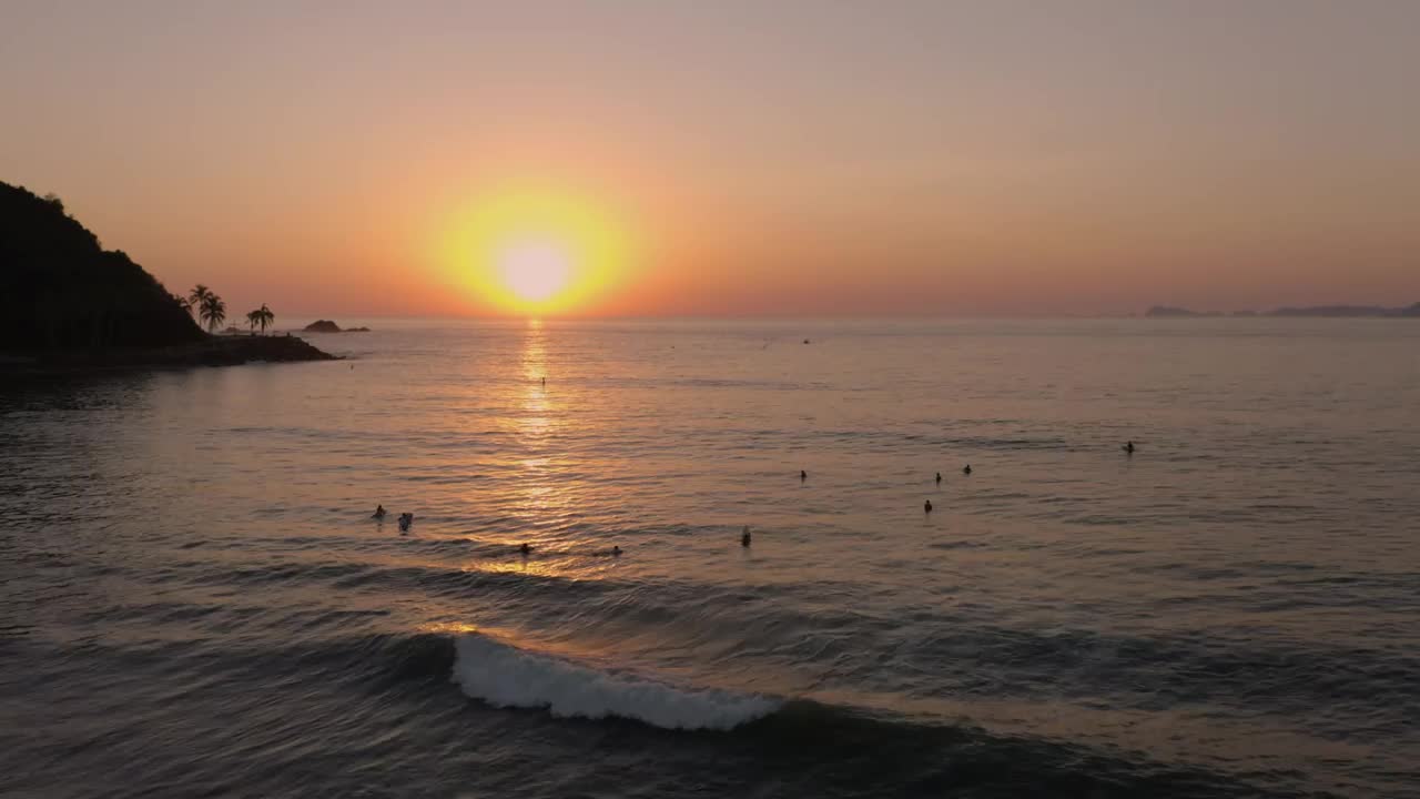 Free Video Stock sunset in the open sea from the top of a Live Wallpaper