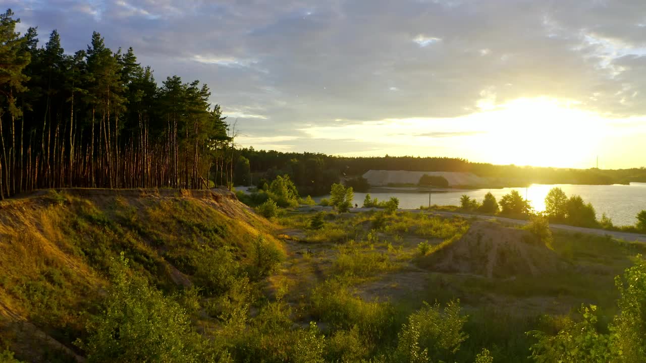 Free Video Stock sunset on a river next to a valley Live Wallpaper