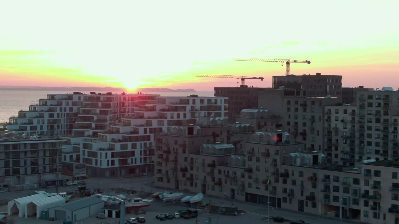 Free Video Stock sunset over the coast Live Wallpaper