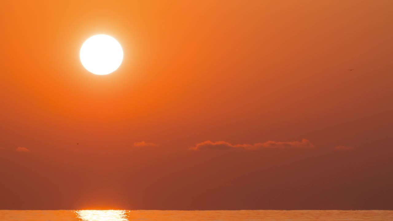 Free Video Stock sunset time lapse in the ocean Live Wallpaper