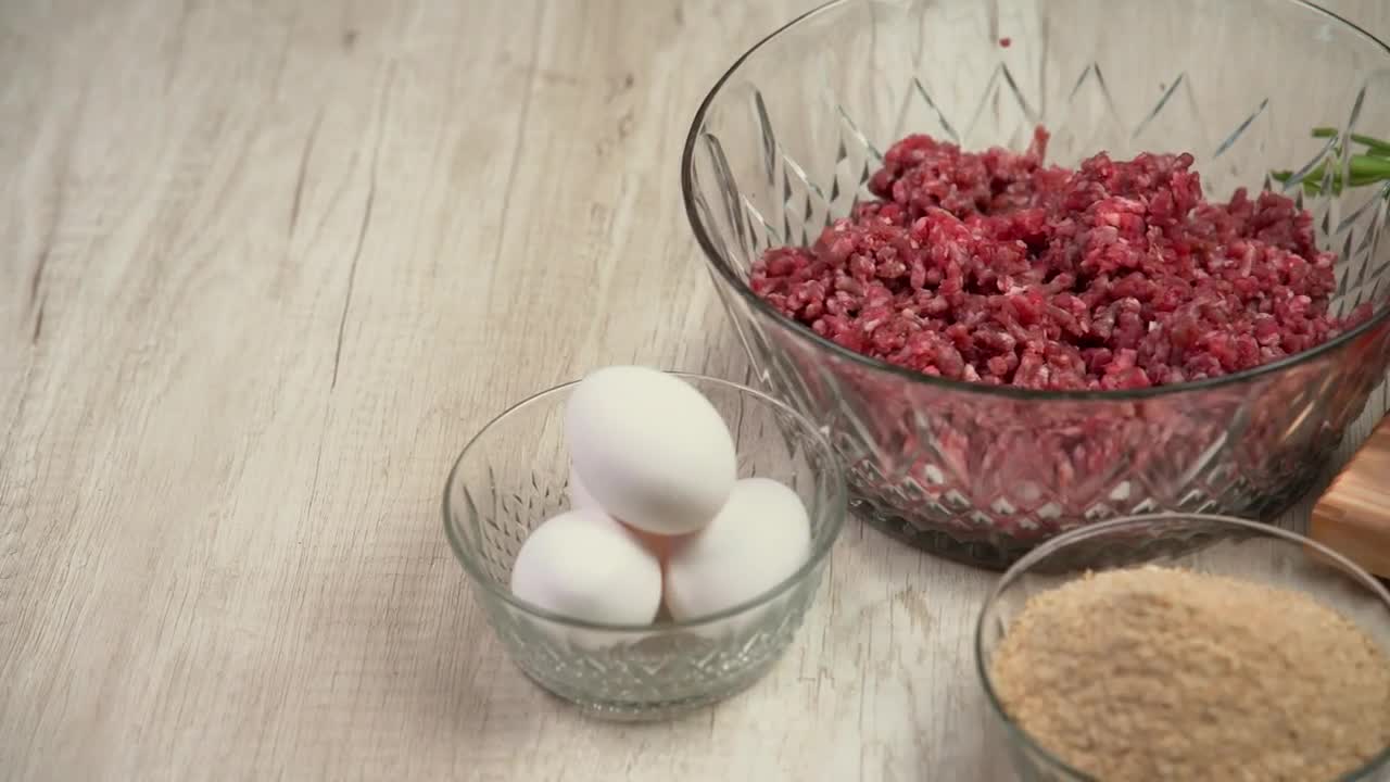 Free Video Stock supplies to make meat in sauce Live Wallpaper