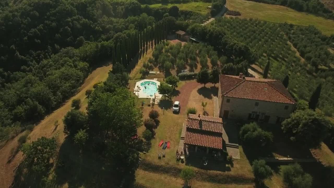 Free Video Stock swimming pool at a villa Live Wallpaper