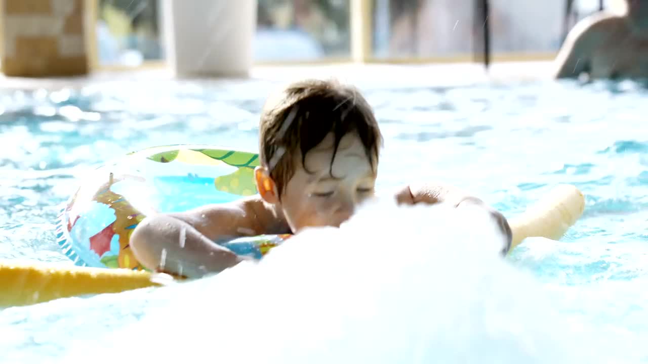 Free Video Stock swimming with a foam stick Live Wallpaper