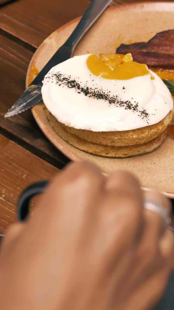 Free Video Stock table of a coffee shop a girl preparing tea Live Wallpaper