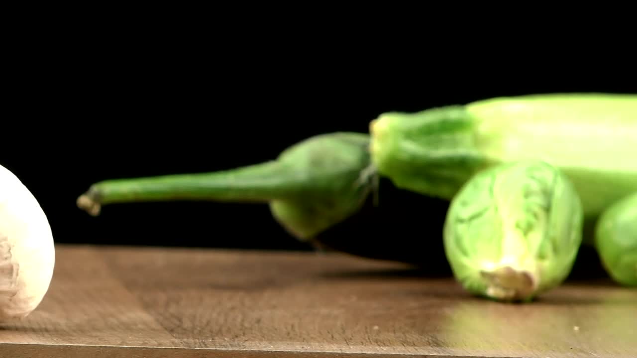 Free Video Stock table with vegetables turning Live Wallpaper