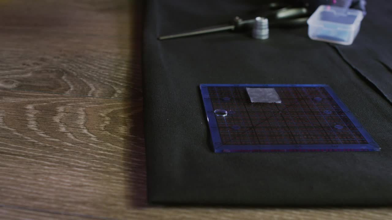 Free Video Stock tailor preparing fabric Live Wallpaper