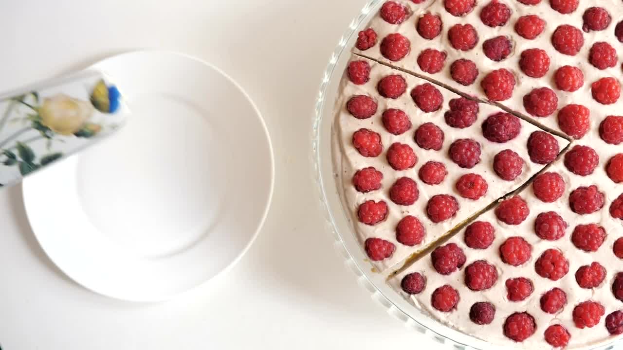 Free Video Stock taking a large slice of cake  largeLive Wallpaper