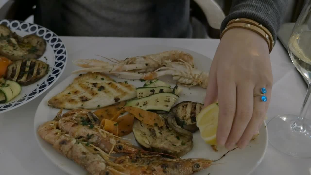 Free Video Stock taking a photo of seafood Live Wallpaper