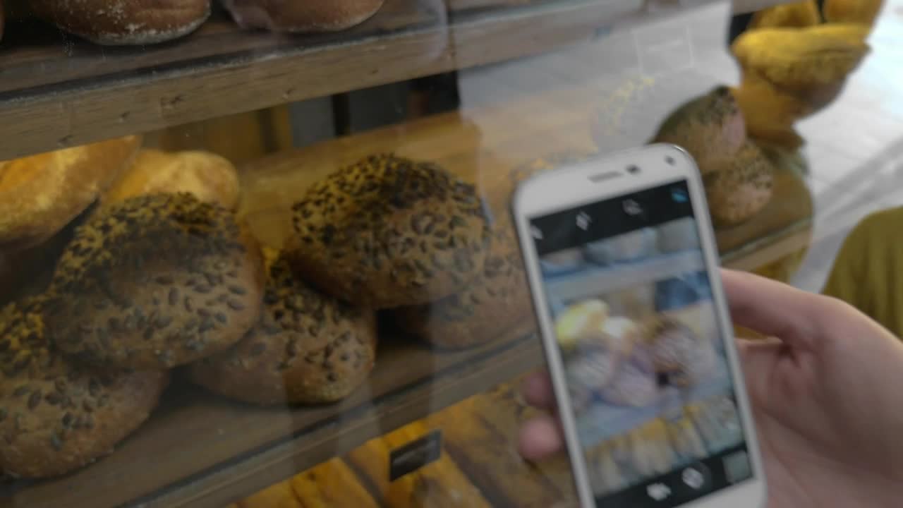 Free Video Stock taking photos of a bakery Live Wallpaper