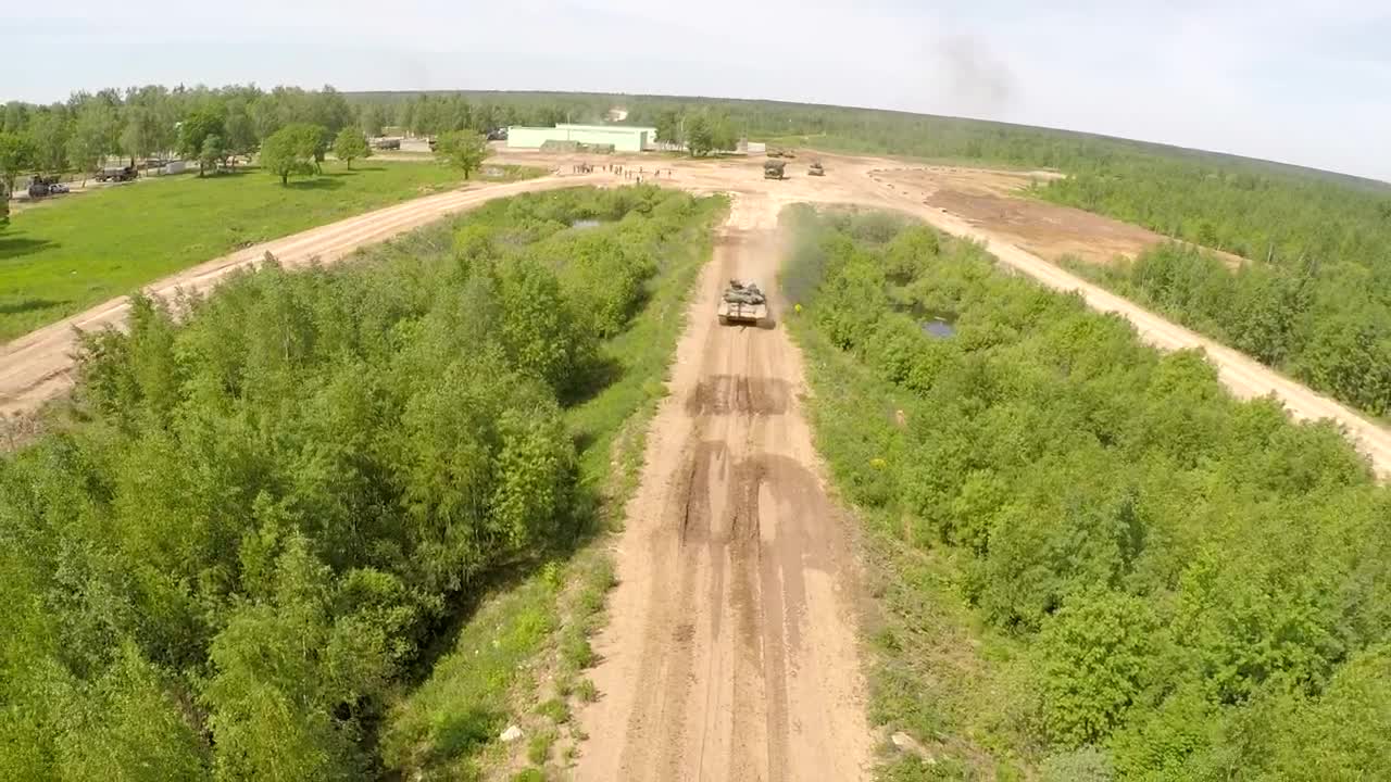 Free Video Stock tank crew training in a forest Live Wallpaper