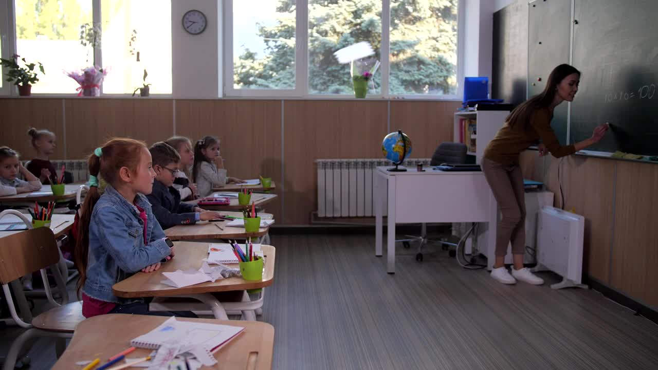 Free Video Stock teacher calling a student to the front Live Wallpaper