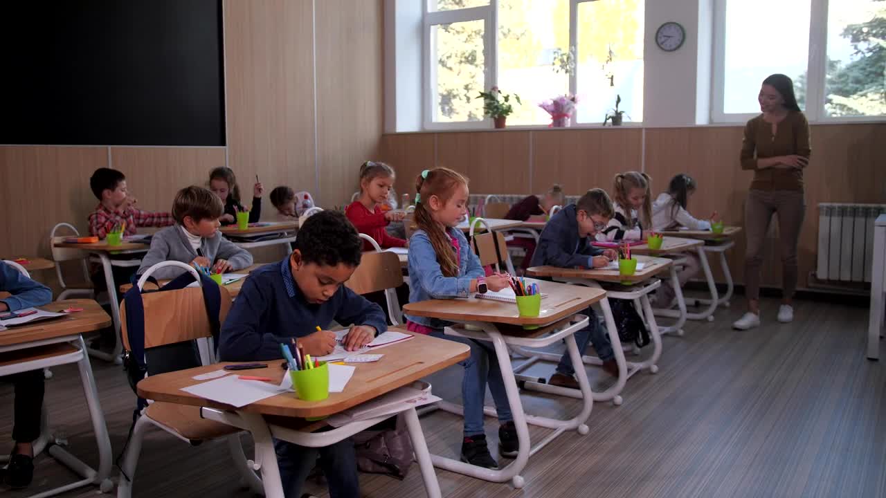 Free Video Stock teacher with her students Live Wallpaper