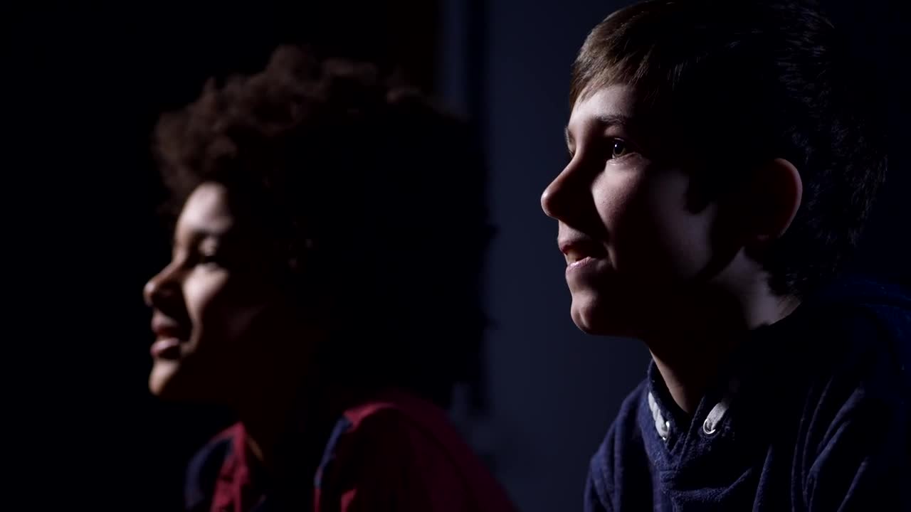 Free Video Stock teens playing a video game together Live Wallpaper