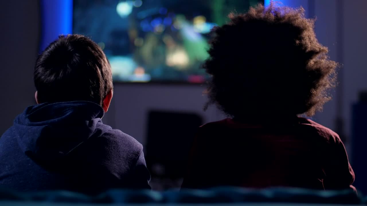 Free Video Stock teens playing a video game Live Wallpaper