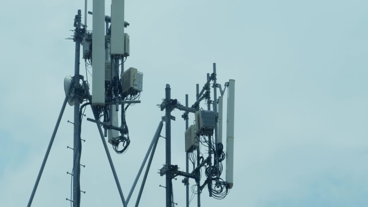 Free Video Stock telecommunications antennas Live Wallpaper