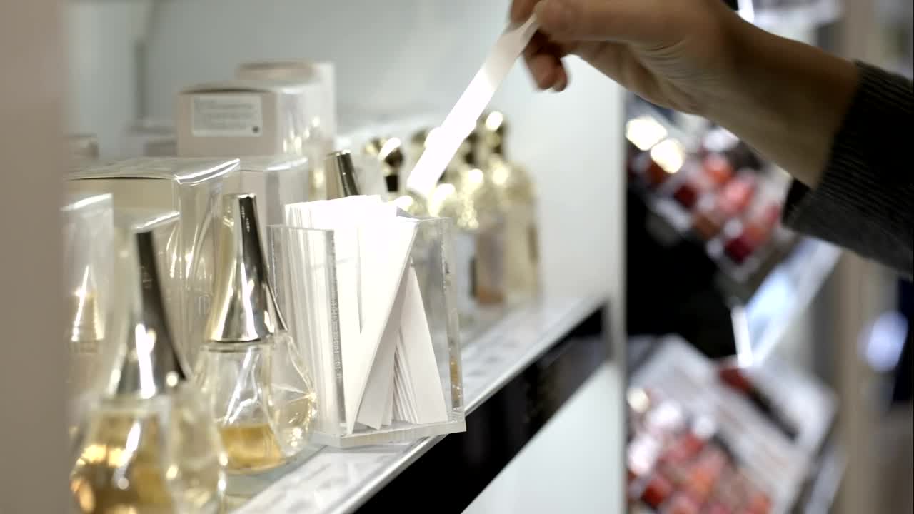 Free Video Stock testing perfumes Live Wallpaper