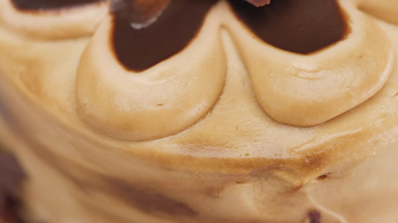 Free Video Stock texture of a cake with chocolate slowly rotating Live Wallpaper