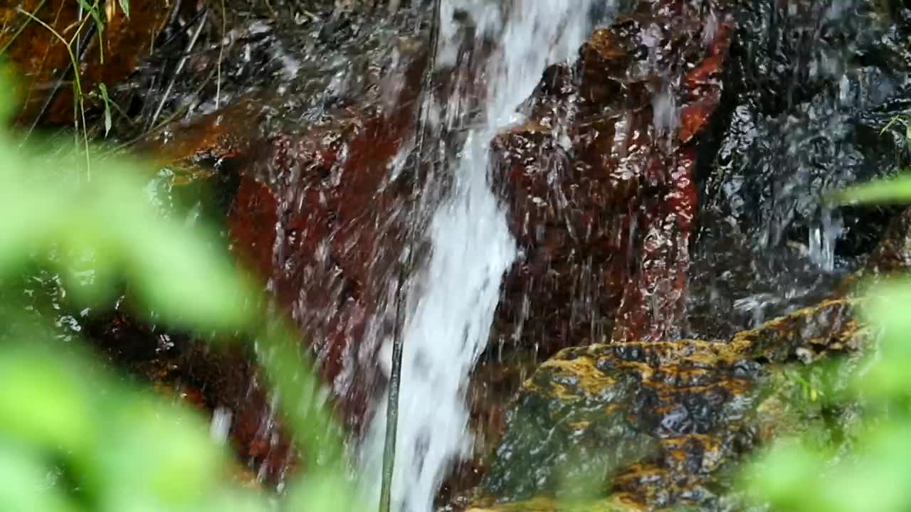 Free Video Stock texture of water tumbling down rocks Live Wallpaper