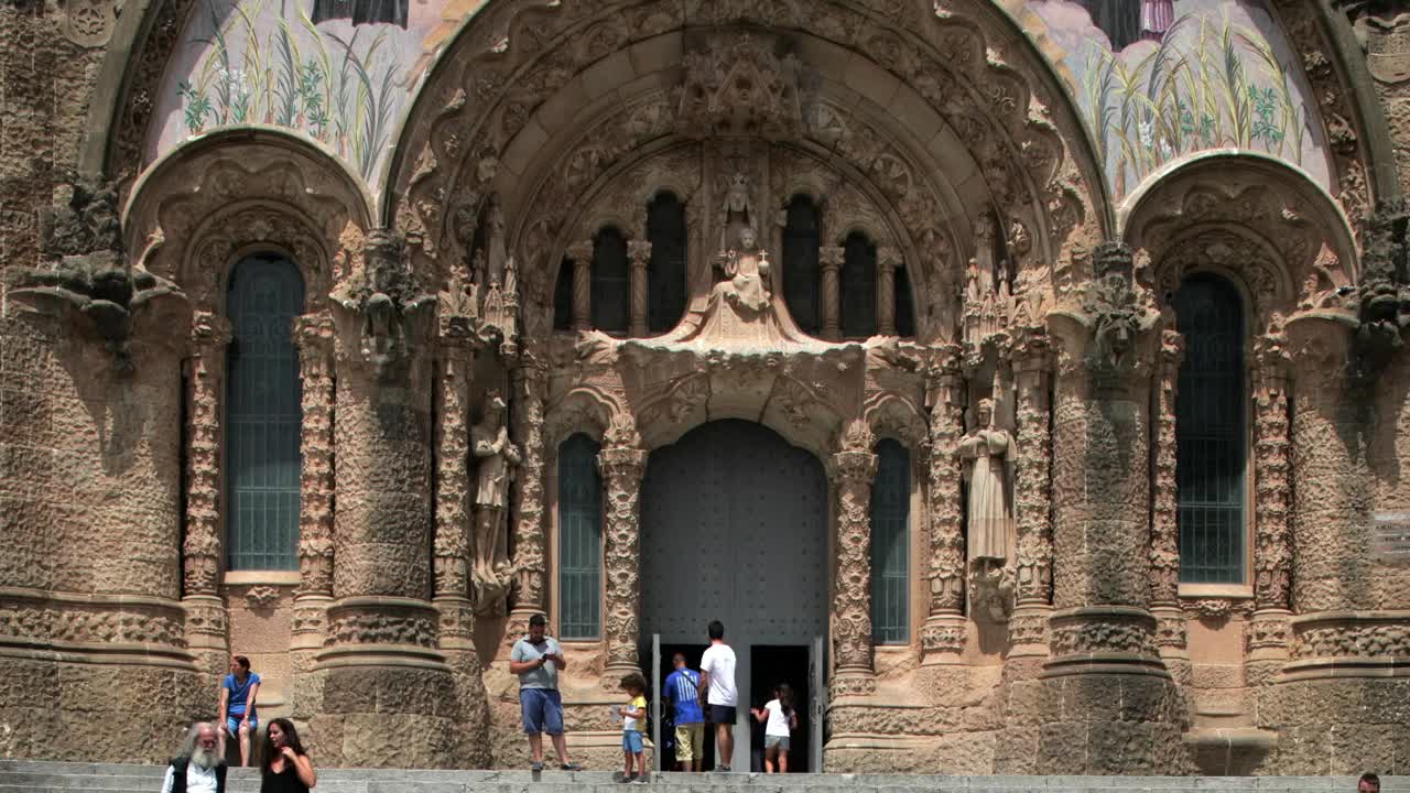 Free Video Stock the entrance of the sagrat cor temple in barcelona Live Wallpaper