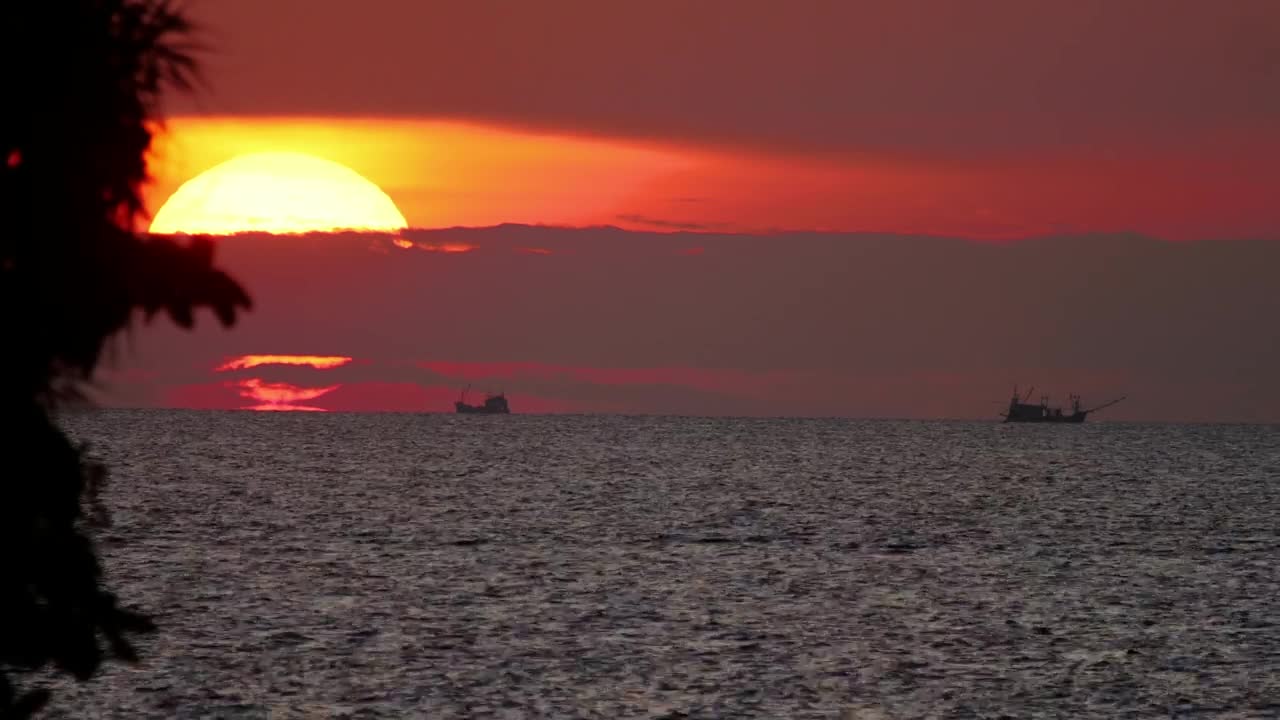 Free Video Stock the sunset and the sea Live Wallpaper