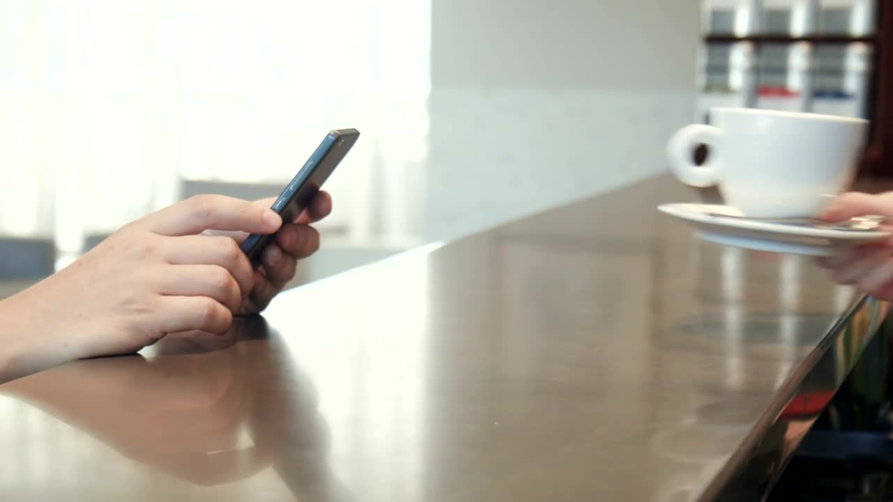 Free Video Stock the waitress serving coffee in the counter Live Wallpaper