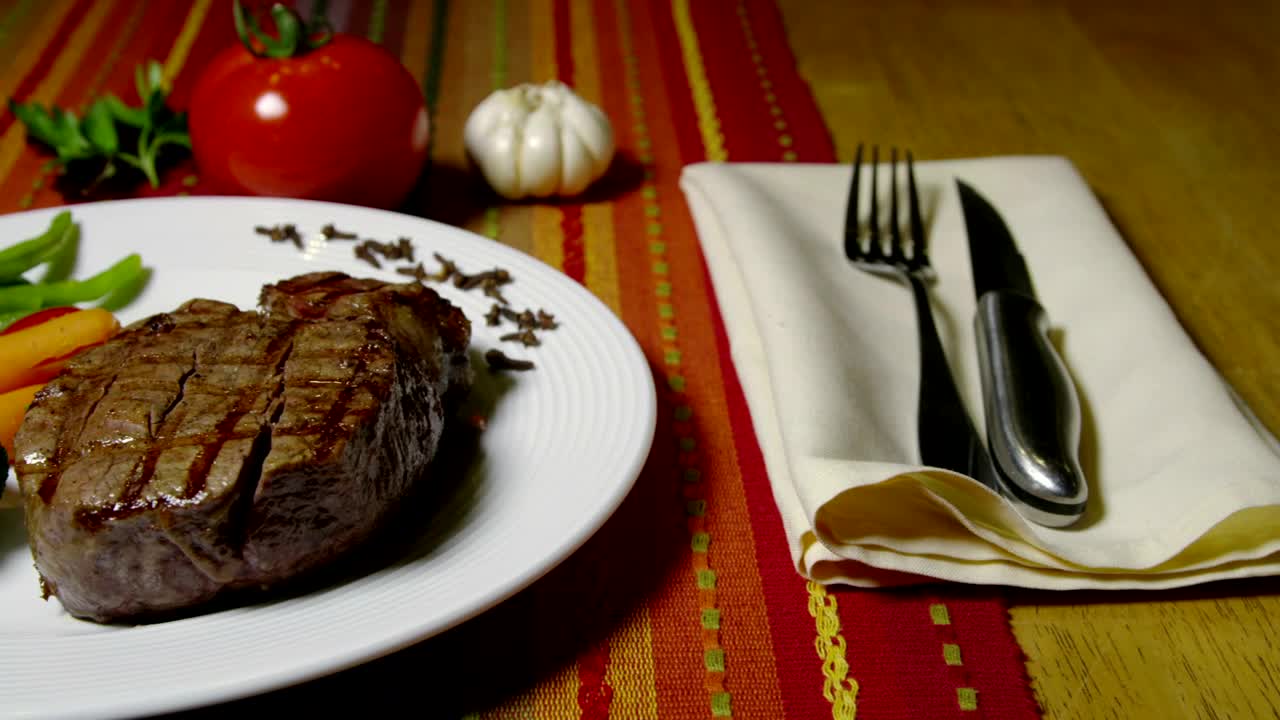 Free Video Stock thick steak with vegetables Live Wallpaper