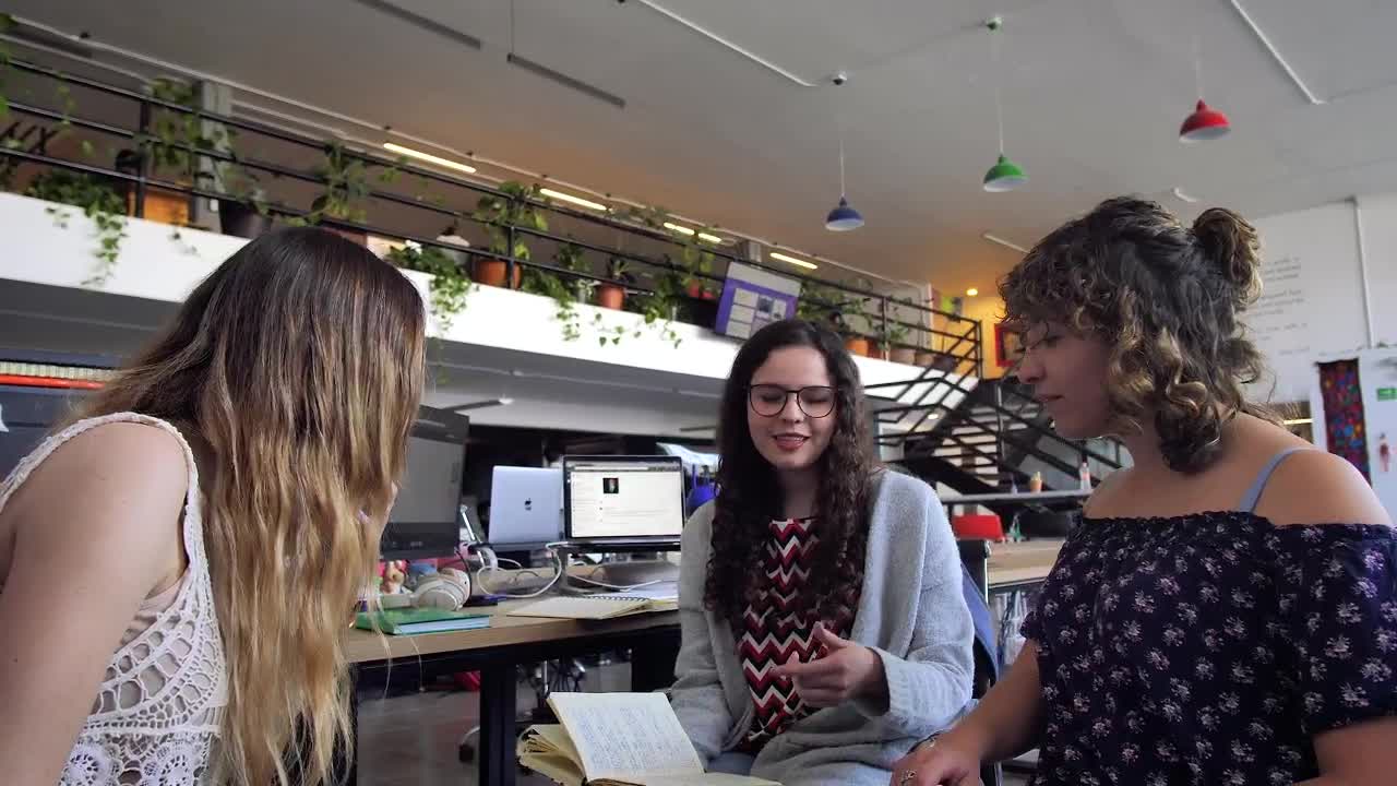 Free Video Stock three women meeting Live Wallpaper