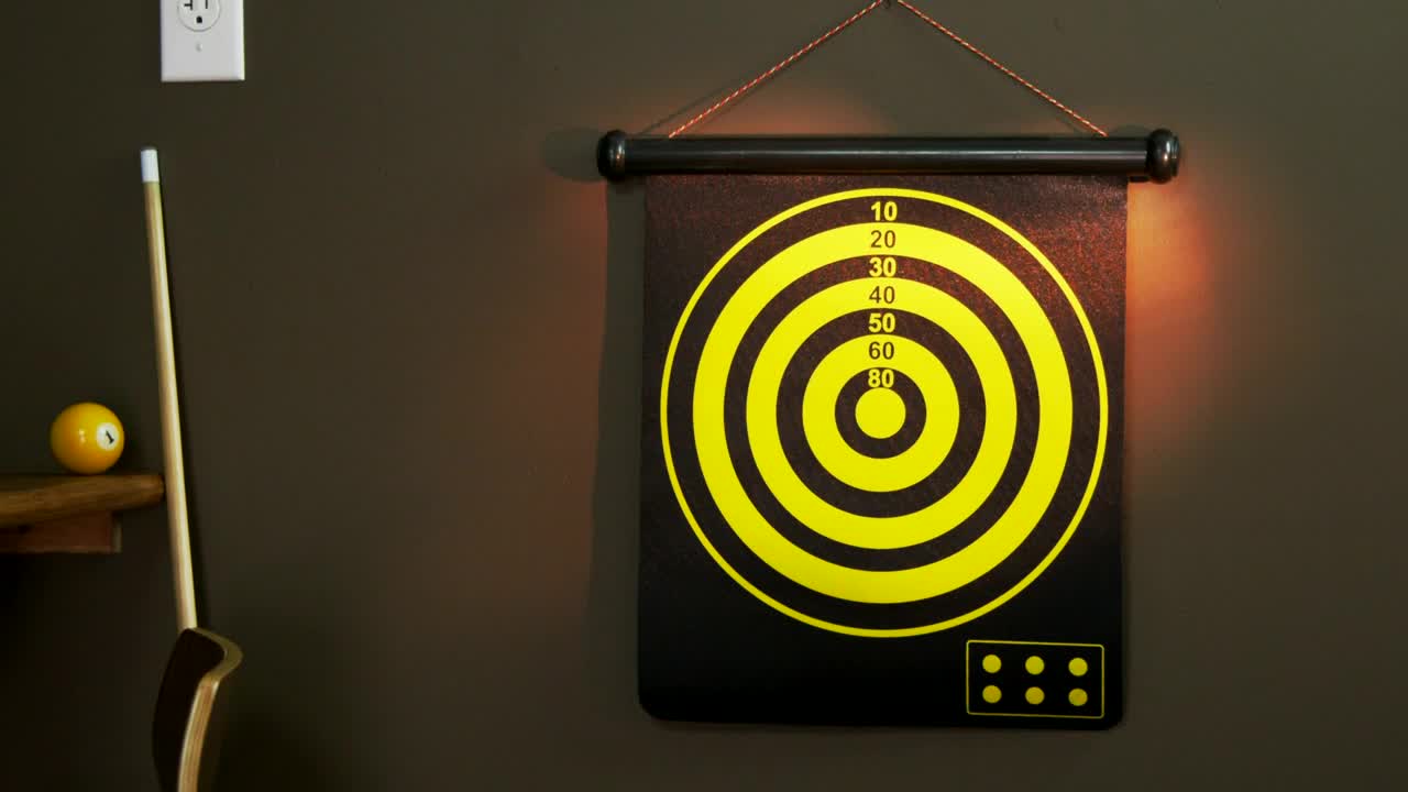 Free Video Stock throwing darts at a target Live Wallpaper