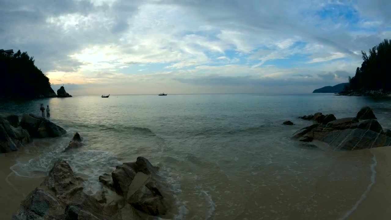 Free Video Stock timelapse of a cloudy day at the beach Live Wallpaper