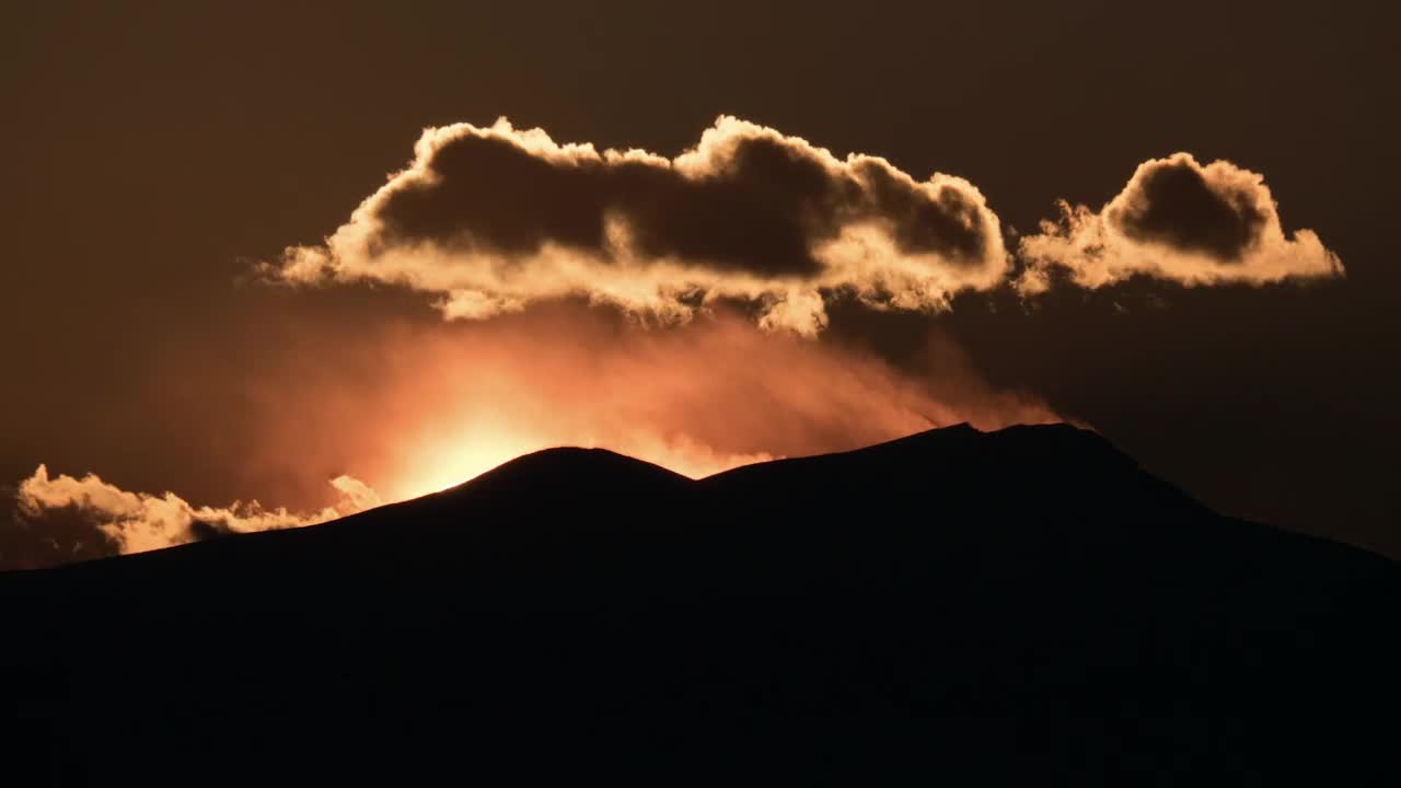 Free Video Stock timelapse of mist and clouds at sunset Live Wallpaper