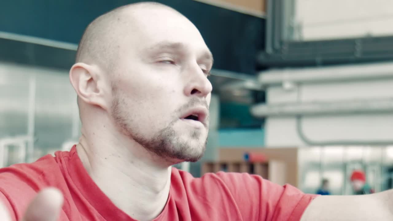 Free Video Stock tired and sweating in the gym Live Wallpaper