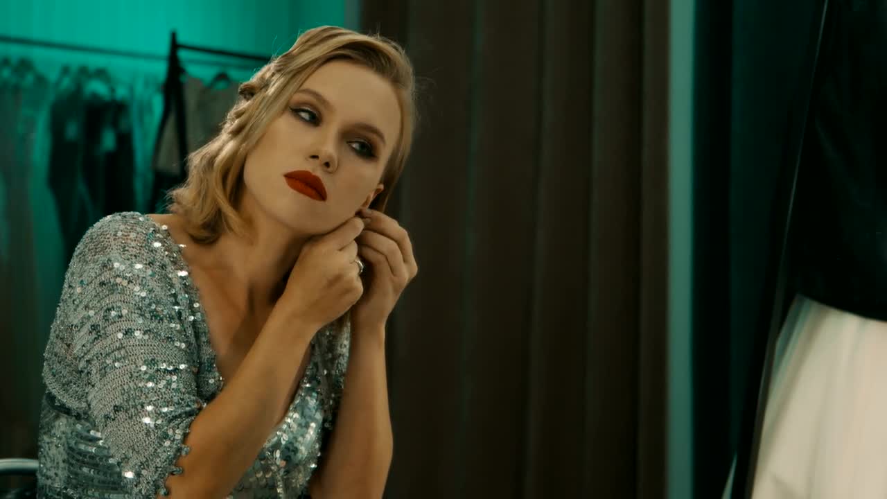 Free Video Stock tired and sad actress looking into the mirror Live Wallpaper