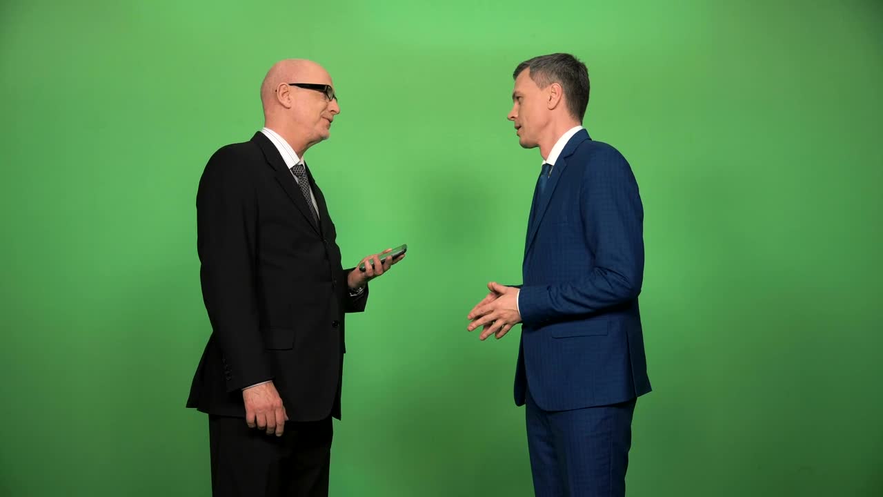 Free Video Stock to businessman having a conversation Live Wallpaper