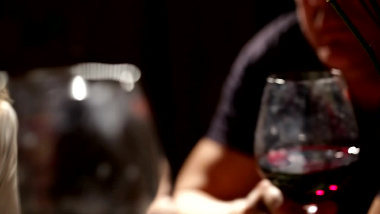 Free Video Stock toasting with wine glasses Live Wallpaper