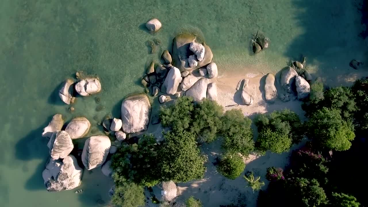 Free Video Stock top spinning shot of a quiet beach Live Wallpaper