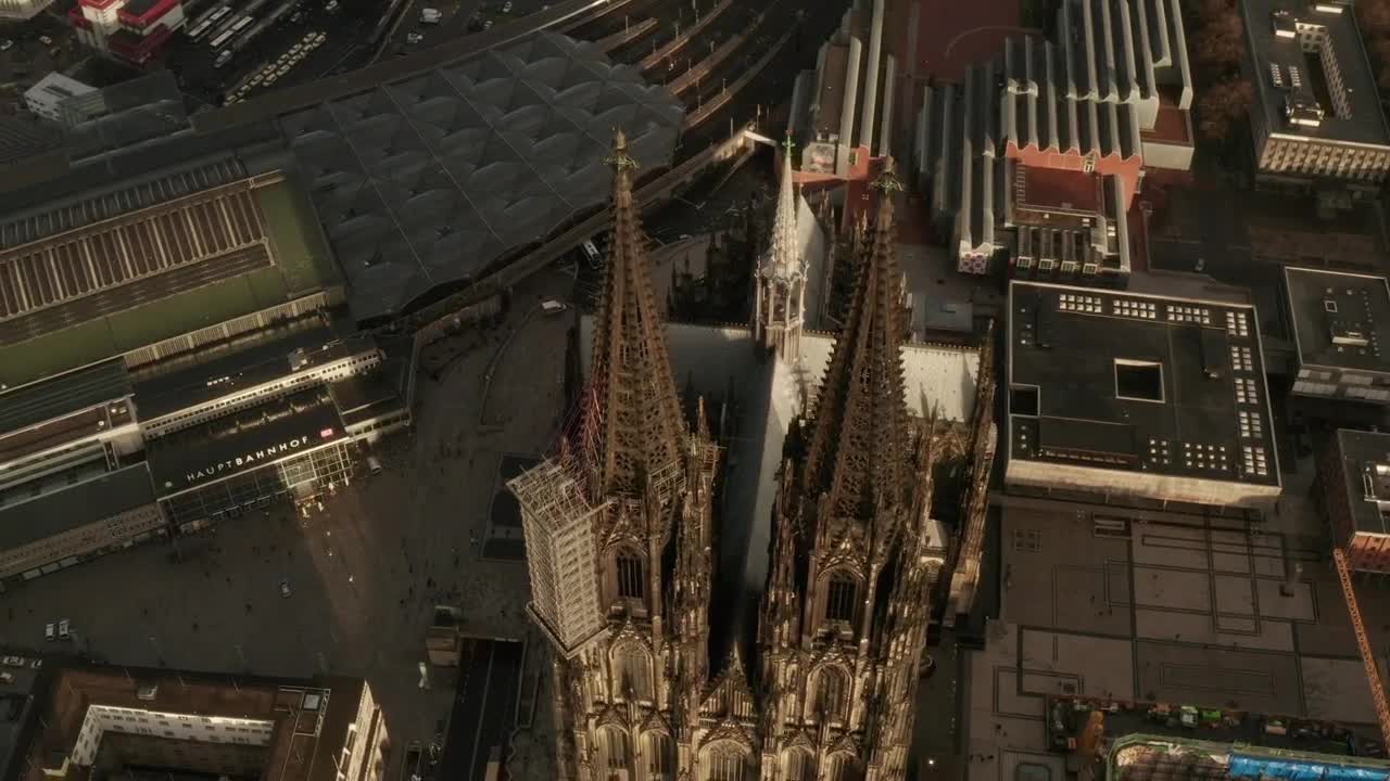 Free Video Stock top view of the architectural design of a cathedral Live Wallpaper