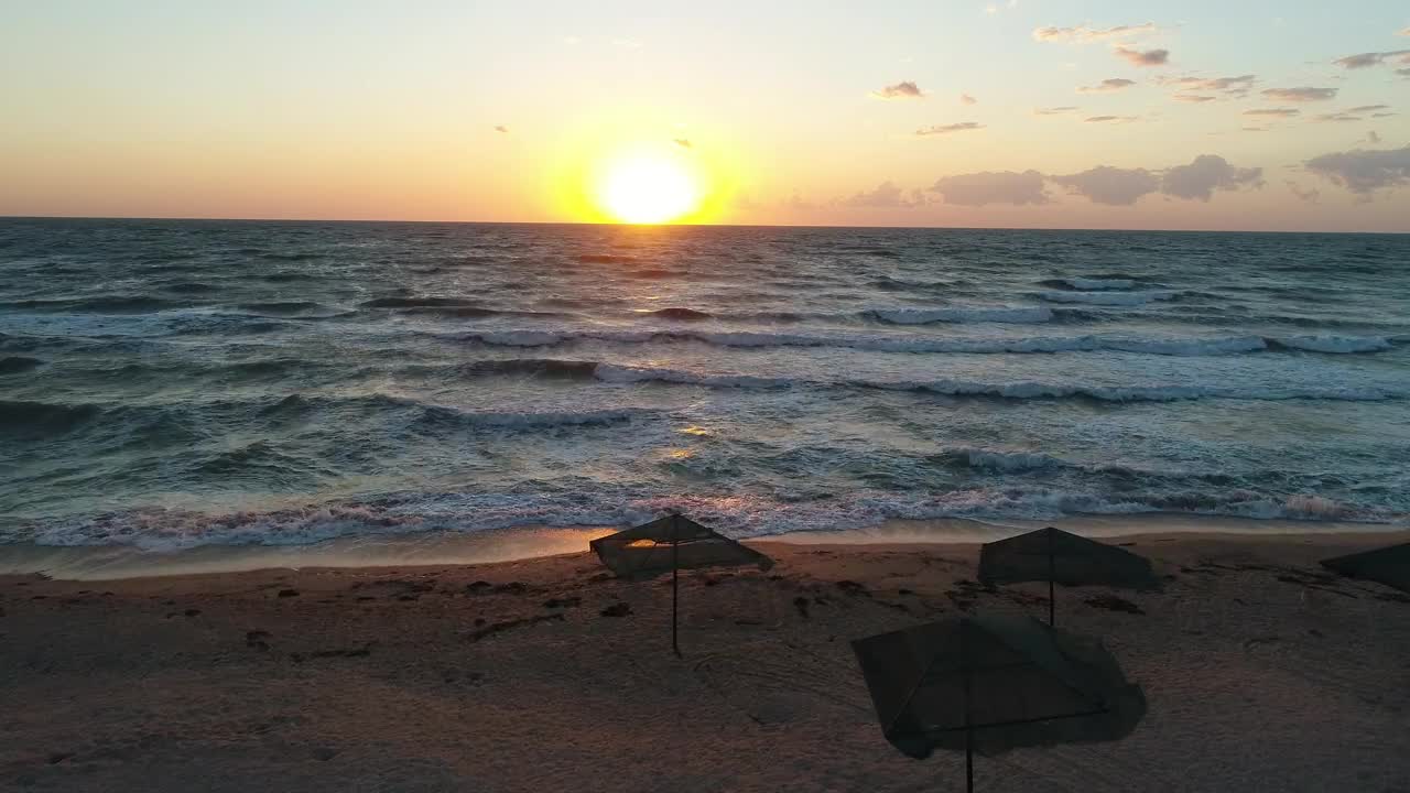 Free Video Stock tourism beach at a cool sunrise Live Wallpaper