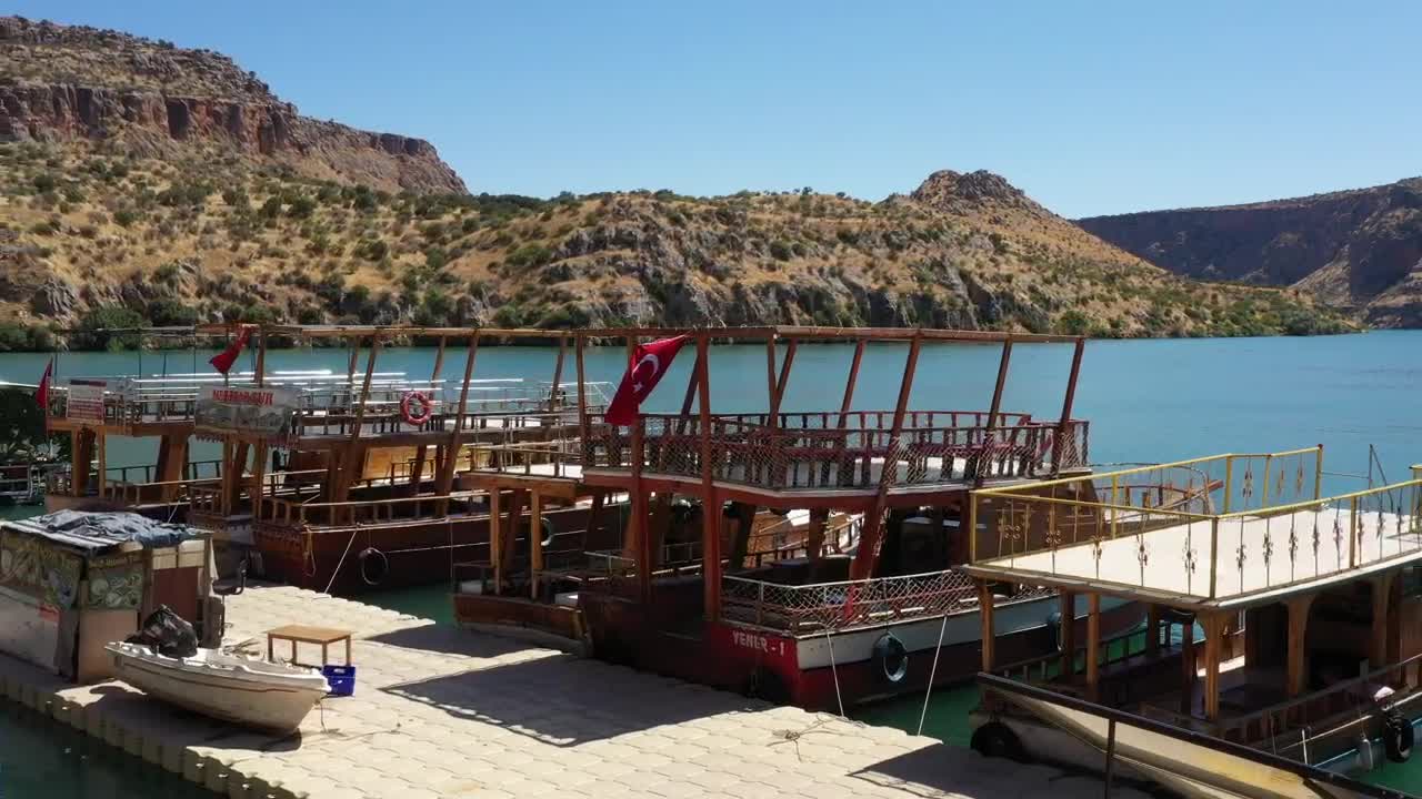 Free Video Stock tourist boats in port Live Wallpaper