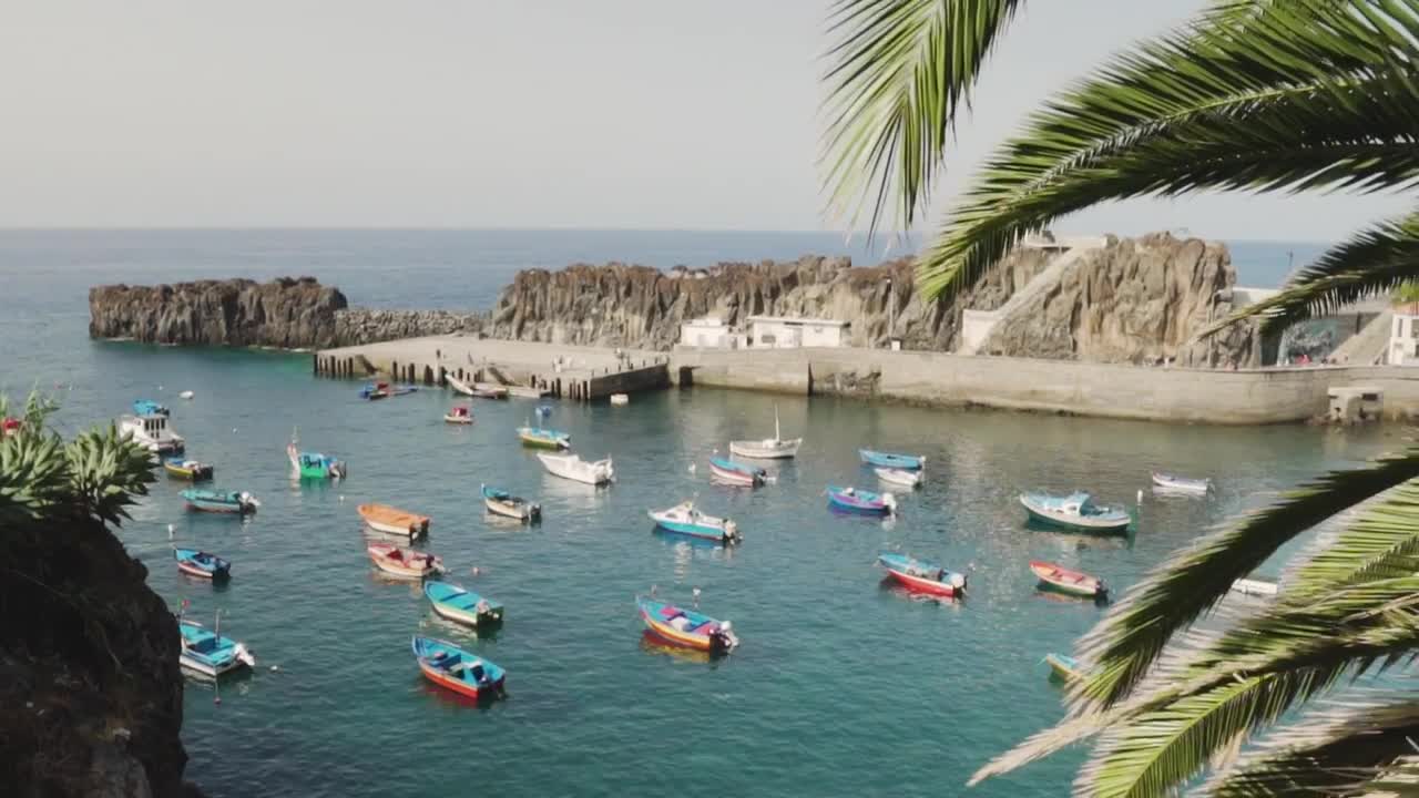 Free Video Stock tourist coastal city Live Wallpaper