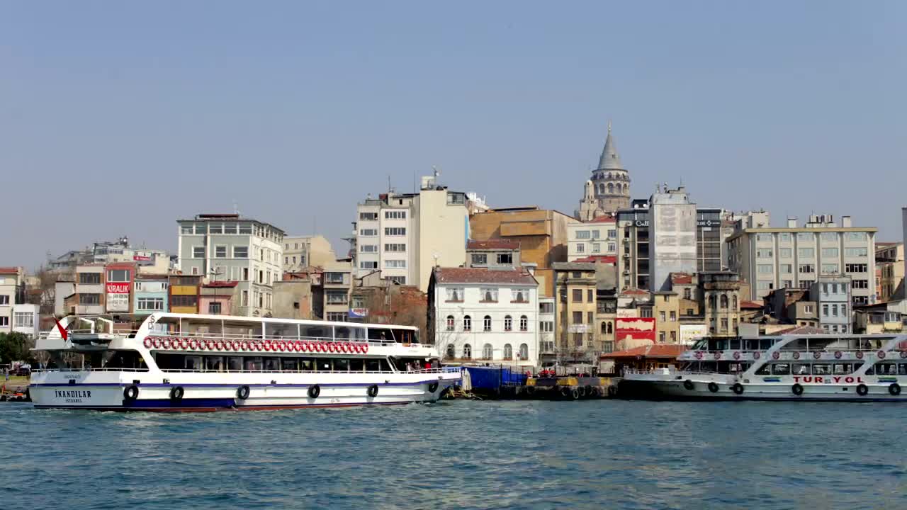 Free Video Stock tourist ferries arriving at the port Live Wallpaper