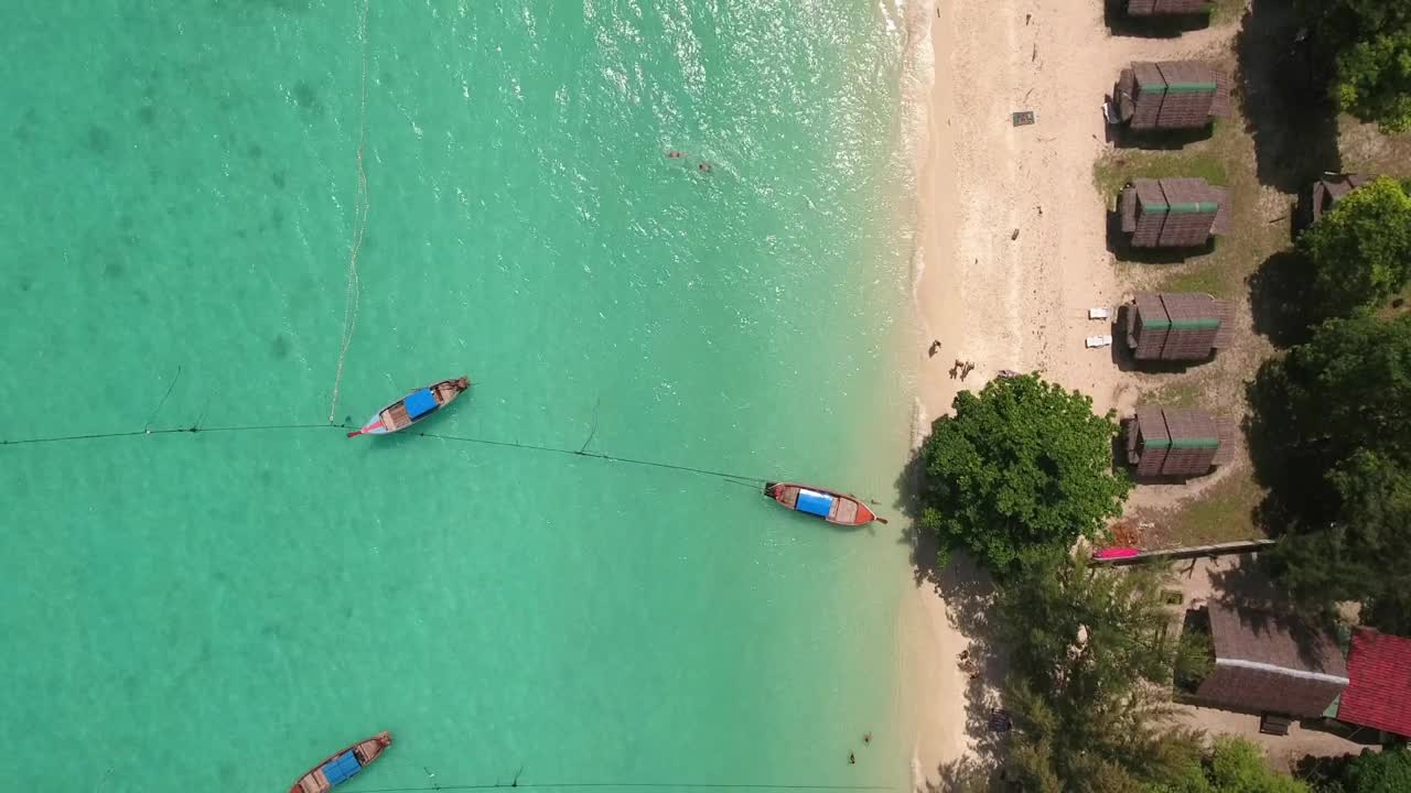 Free Video Stock tourist tropical island with turquoise sea Live Wallpaper