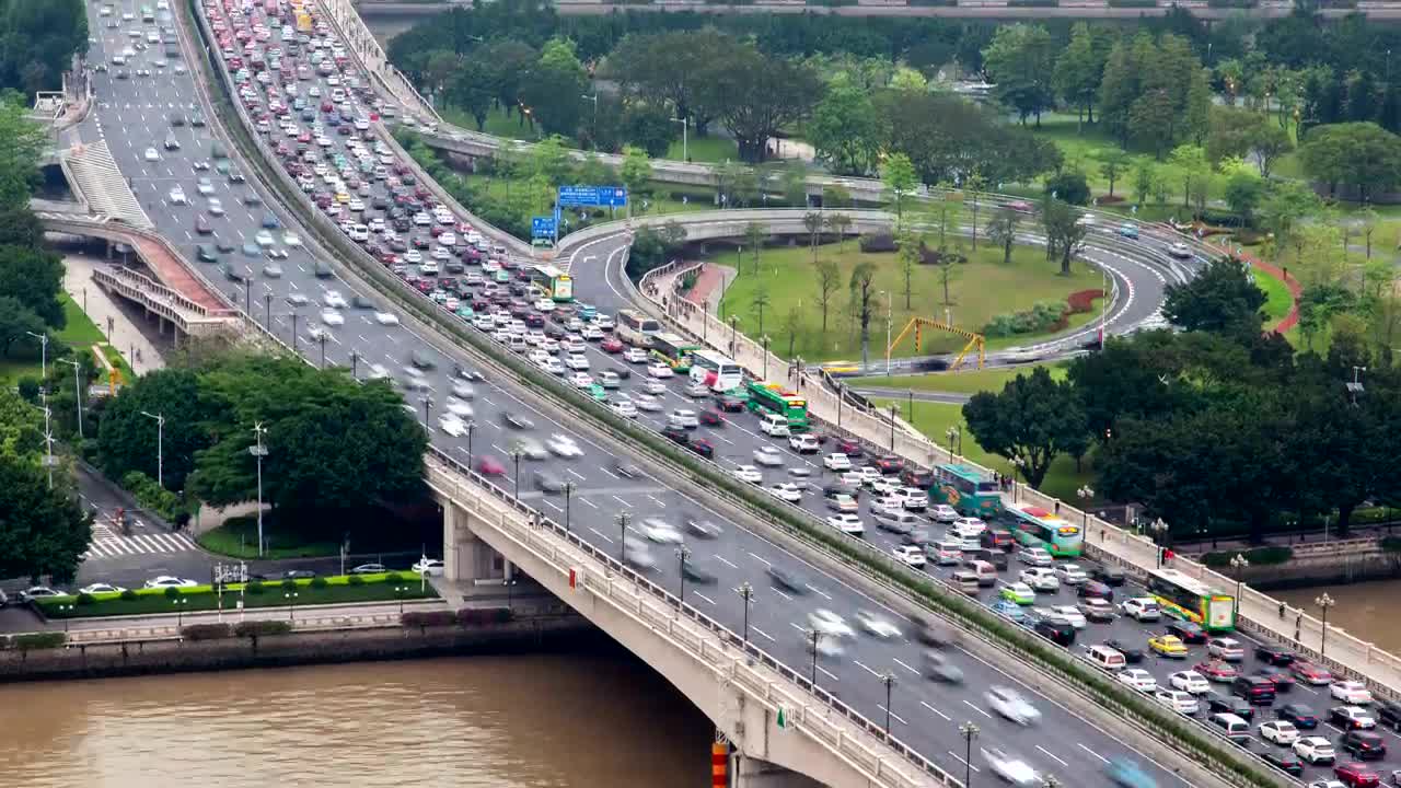 Free Video Stock traffic jam on a highway taken from above Live Wallpaper